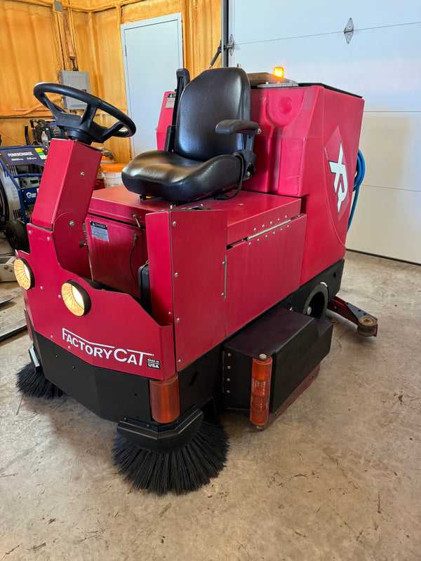 Factory Cat XR 46-C Rider Floor Scrubber