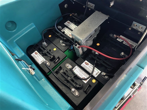 Tennant 7100 floor scrubber